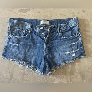 Free People Denim Cutoff shorts sz 28